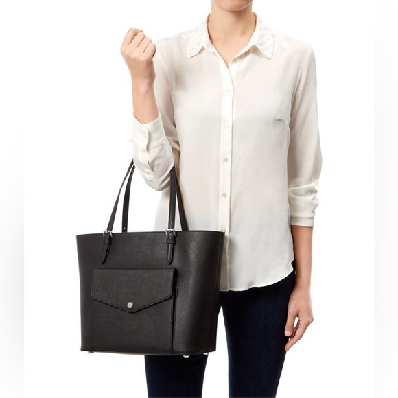 Black Michael Kors leather bag - Picture 2 of 8